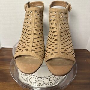 Unisa Unparlo Tan Laser Cut Block Heel Sandals Womens 7.5 M Peep Toe Slingback